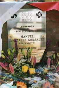 Ofrenda froral a Manoel Gonzalez no ano 2008.