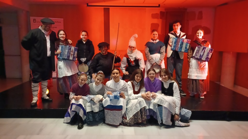 olentzero-eta-mari-domingi